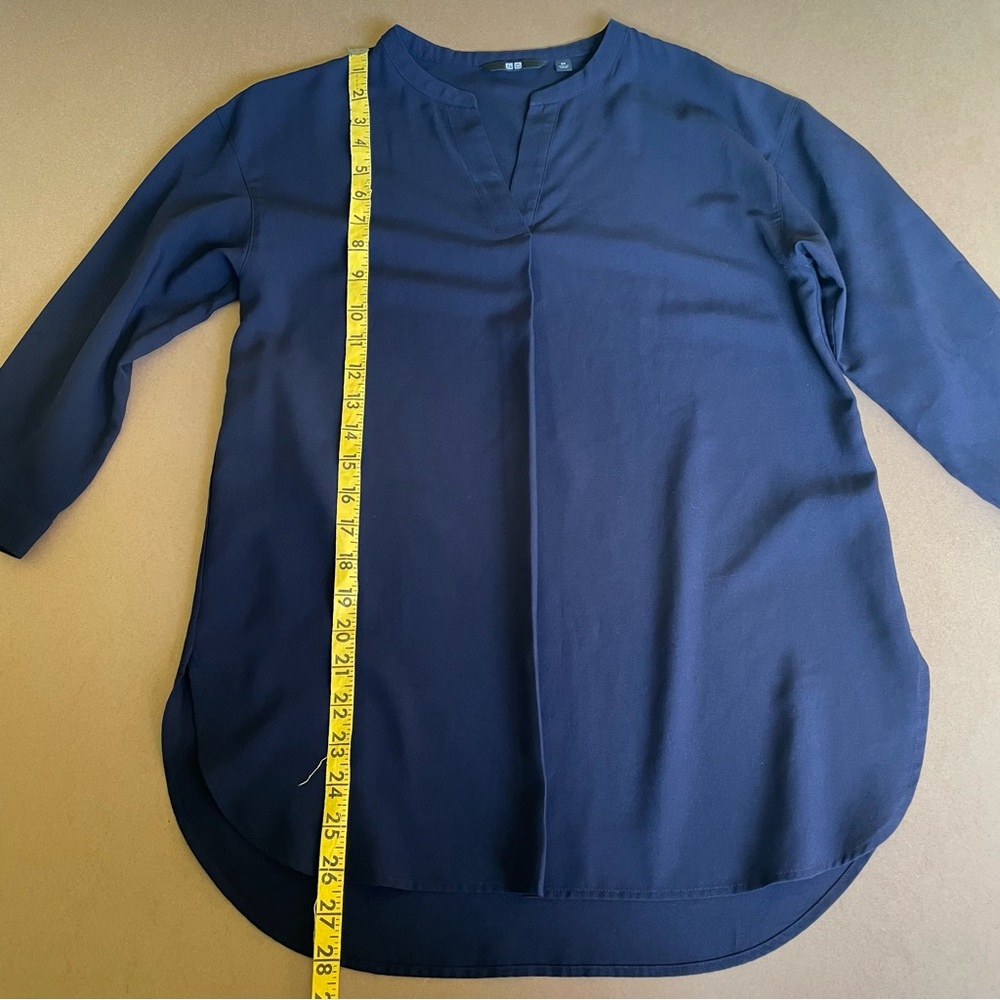 Uniqlo Classic Minimalist Lightweight Navy Blue V-neck Blouse - Picture 3 of 7